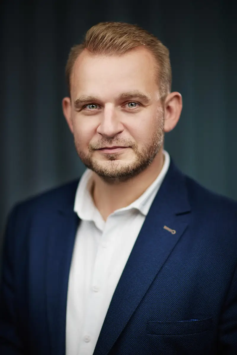 dr Kamil Mielnik